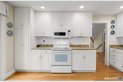 690 Forest Road #722, West Haven, CT 06516 - Photo 12