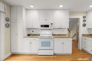 690 Forest Rd, West Haven, CT 06516 - Photo 12