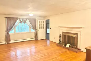 49 Bolton Center Rd, Manchester, CT 06040 - Photo 2
