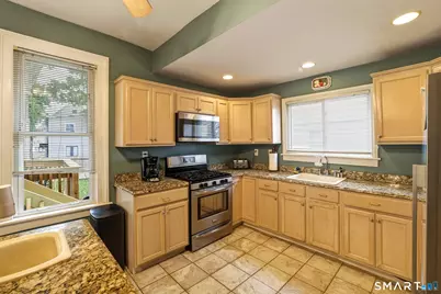 112 Benham Avenue, Bridgeport, CT 06604 - Photo 14