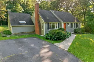 27 Grant Hill Rd, Bloomfield, CT 06002 - Photo 2