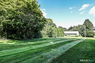 86 Crown St, Trumbull, CT 06611 - Photo 28