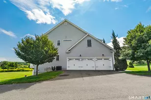 42 Windy Ridge Ln, Watertown, CT 06795 - Photo 4