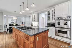 305 S Gate Ln, Fairfield, CT 06890 - Photo 10