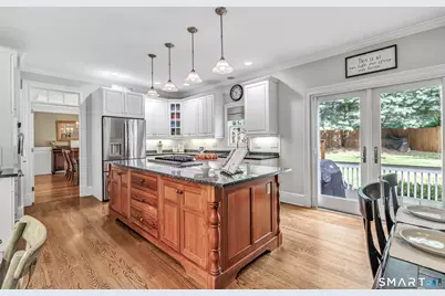 305 South Gate Lane, Fairfield, CT 06890 - Photo 8