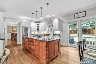 305 S Gate Ln, Fairfield, CT 06890 - Photo 8