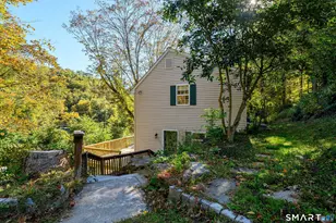 54 Farview Dr, Newtown, CT 06482 - Photo 2