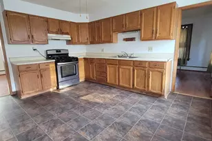 3 Pearl St, Plymouth, CT 06704 - Photo 2