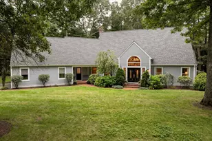 4 Windsor Ct, Farmington, CT 06032 - Photo 2