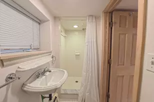 36 Derby Pl, Stratford, CT 06614 - Photo 6