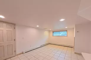 36 Derby Pl, Stratford, CT 06614 - Photo 2