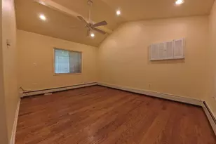 36 Derby Pl, Stratford, CT 06614 - Photo 10