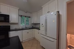 36 Derby Pl, Stratford, CT 06614 - Photo 14