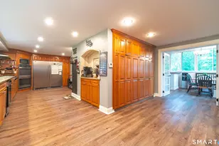 3 Linda Ct, North Branford, CT 06472 - Photo 4