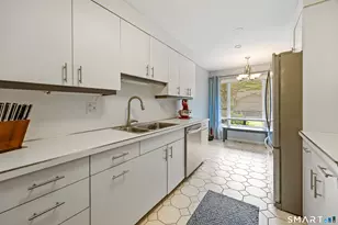13 Morgan Pl, Avon, CT 06001 - Photo 6