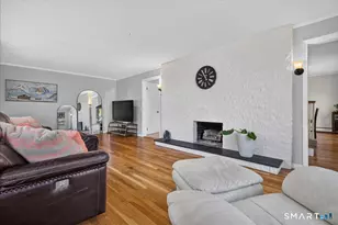 75 Meadow View Rd, New Haven, CT 06519 - Photo 4