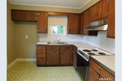 3 Pleasant Drive, Hamden, CT 06514 - Photo 8