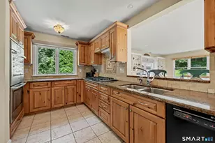 18 Buttonball Trail, Norwalk, CT 06851 - Photo 4