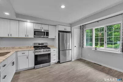 31 Williams Glen Way #31, Glastonbury, CT 06033 - Photo 4