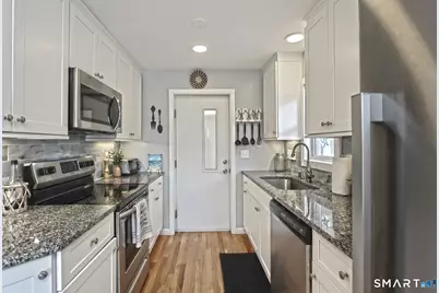 22 West Walk #22, West Haven, CT 06516 - Photo 10