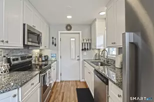 22 W Walk, West Haven, CT 06516 - Photo 10