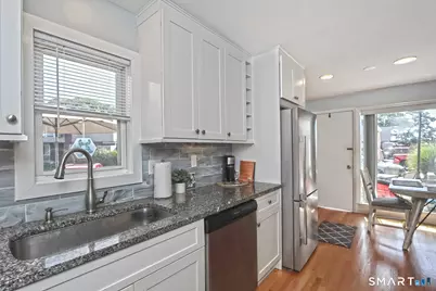 22 West Walk #22, West Haven, CT 06516 - Photo 8