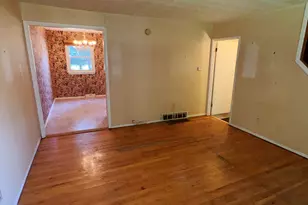 75 Saltonstall Pkwy, East Haven, CT 06512 - Photo 6