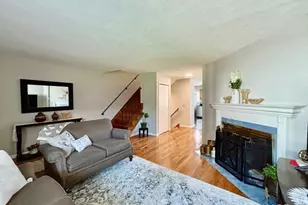 27 Crows Nest Ln, Danbury, CT 06810 - Photo 2