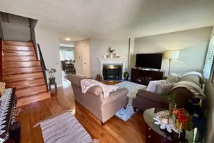 27 Crows Nest Ln, Danbury, CT 06810 - Photo 6