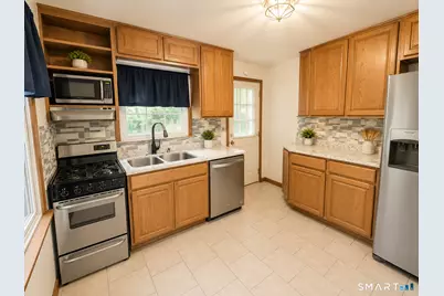 8 Darien Road, New Fairfield, CT 06812 - Photo 6