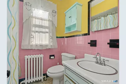 64 Glendale Avenue, Bridgeport, CT 06606 - Photo 26