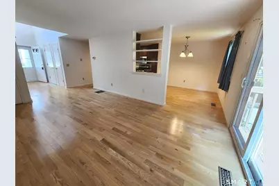 9 Oak Forest Drive #4, Manchester, CT 06042 - Photo 8