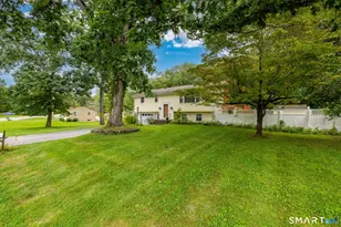 39 Beechwood Dr, Colchester, CT 06415 - Photo 2