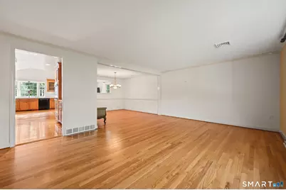 7 Banbury Drive, Simsbury, CT 06092 - Photo 6