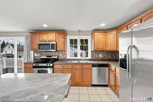 6 Pine St, Naugatuck, CT 06770 - Photo 10