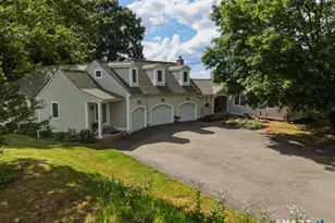 571 Woodland St, Glastonbury, CT 06073 - Photo 4