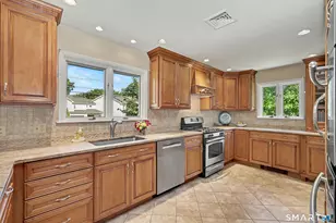 17 Huckleberry Dr S, Norwalk, CT 06850 - Photo 14