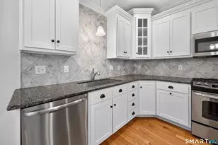 84 Harvest Ct, Newington, CT 06111 - Photo 6