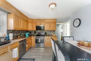 25 Norris St, Waterbury, CT 06705 - Photo 6