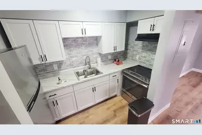 21 Third Street #5B, Waterbury, CT 06708 - Photo 4
