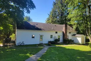 220 Babbitt Hill Rd, Pomfret, CT 06259 - Photo 1