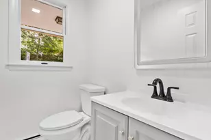 341 Lounsbury St, Waterbury, CT 06706 - Photo 18
