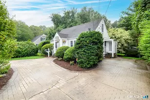 271 Jeniford Rd, Fairfield, CT 06824 - Photo 2