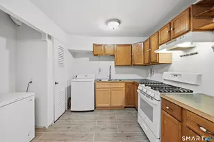 190 McGrath Ct, Stratford, CT 06615 - Photo 12