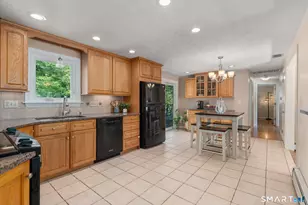 28 Fairfield Rd, Enfield, CT 06082 - Photo 8
