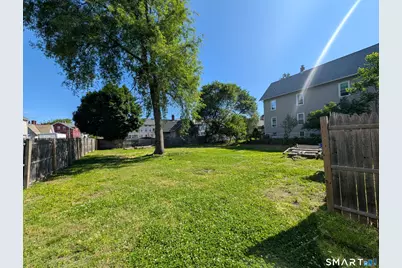 24 Thompson Court, Enfield, CT 06082 - Photo 2