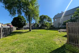24 Thompson Ct, Enfield, CT 06082 - Photo 2