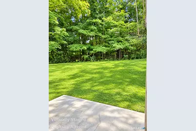 17 East Lake Place, Middletown, CT 06457 - Photo 2