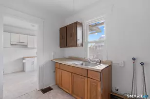 97 Wall St, Waterbury, CT 06705 - Photo 8