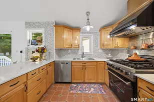 850 Litchfield Turnpike, Bethany, CT 06524 - Photo 12
